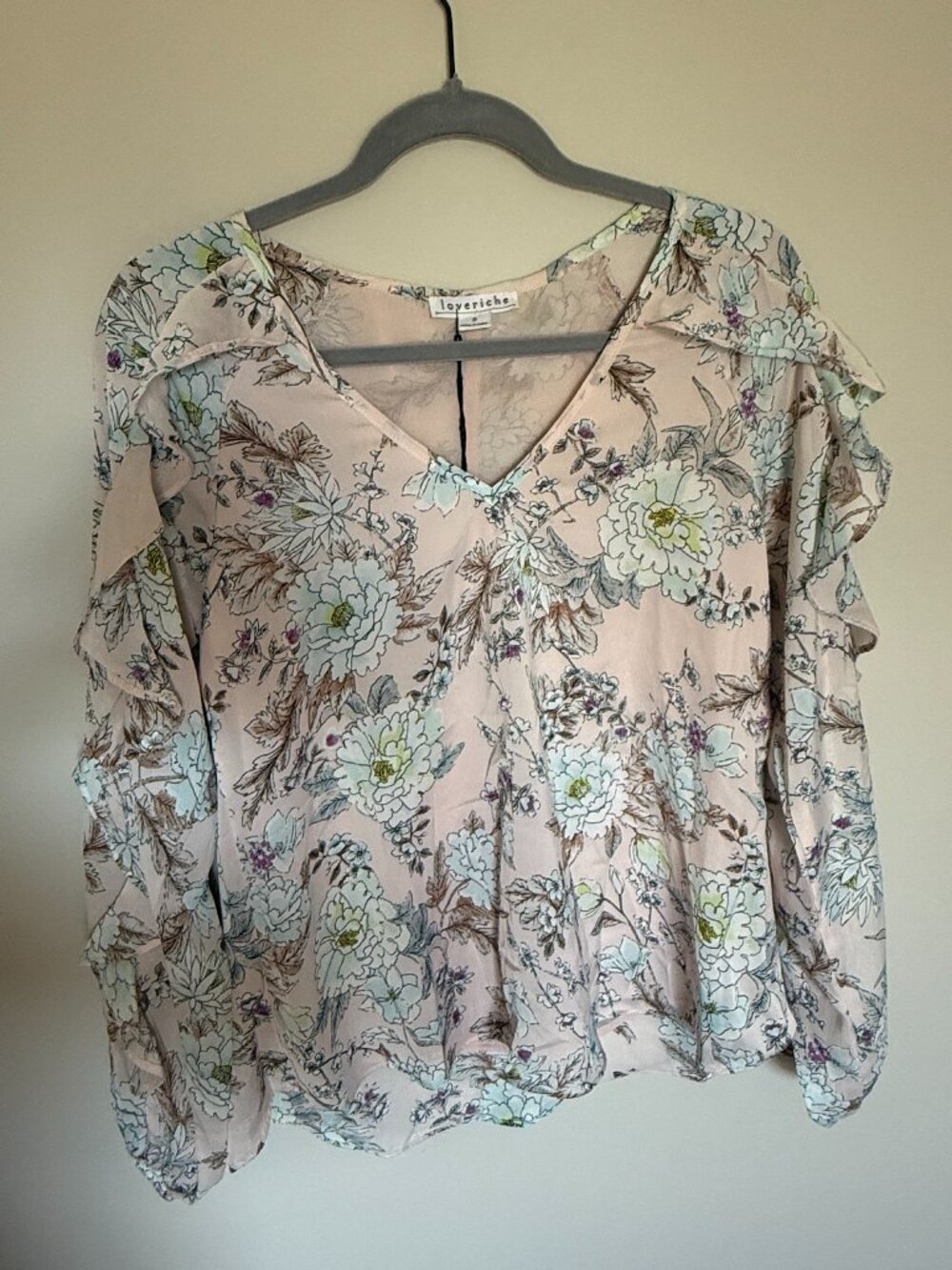 Love Riche Floral Ruffle Sleeve Blouse NWOT